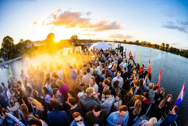 Zonsondergang op de boot